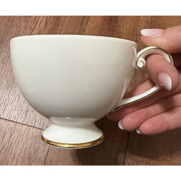 Mikasa Ultima + Super Strength Fine China Cameo Gold CUP Indonesia - Picture 1 of 7